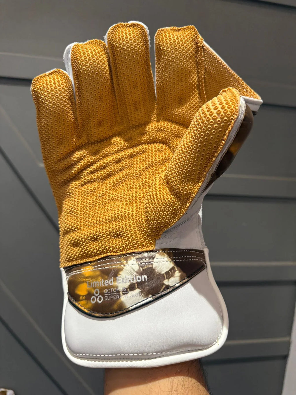 Sunridges Limited Edition Wicketkeeping Gloves