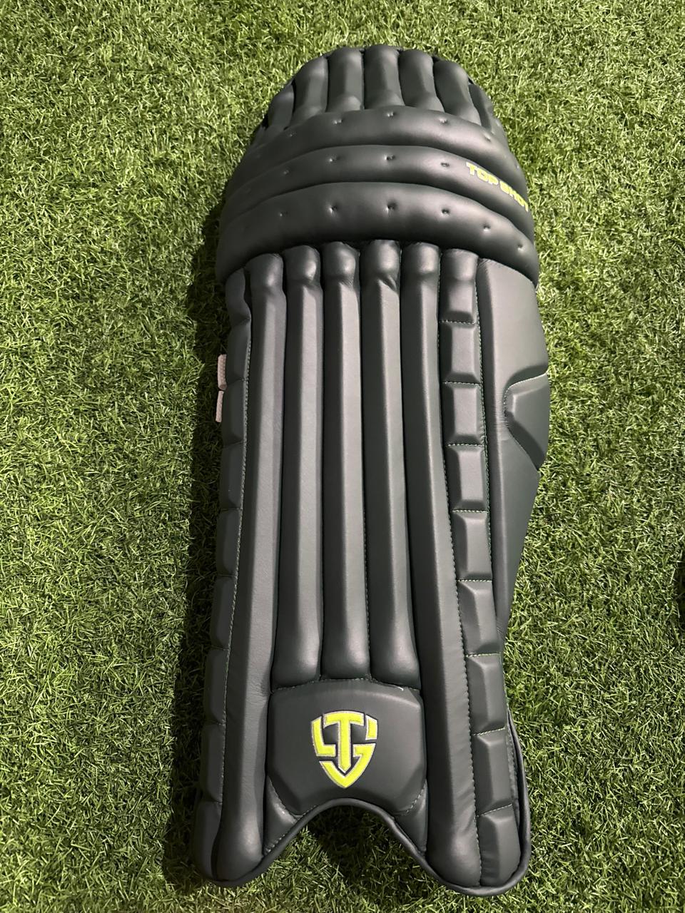 Topshot Limited Edition Black Batting Pads RH